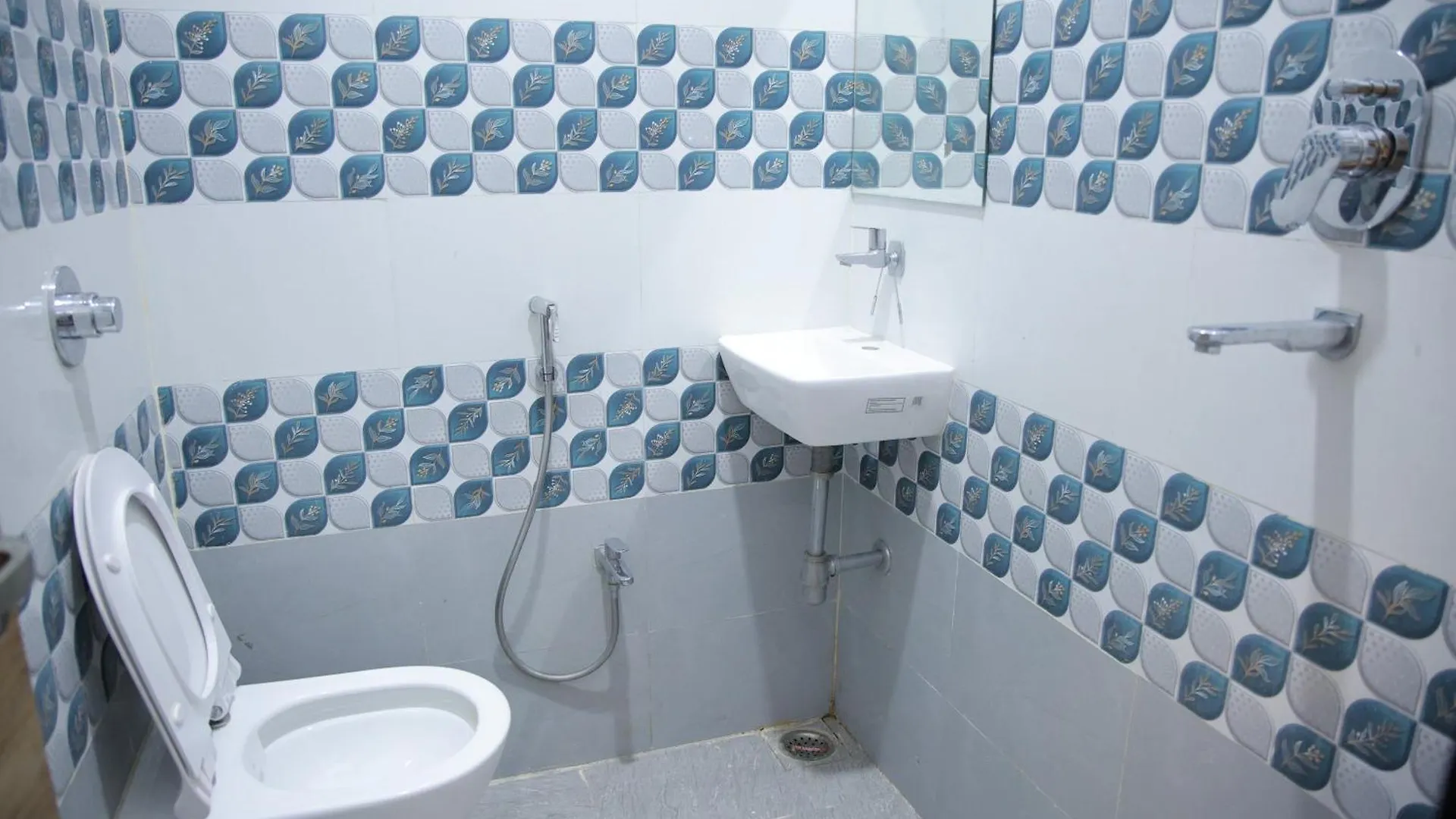 Bed Station Ac Dormitory Varanasi