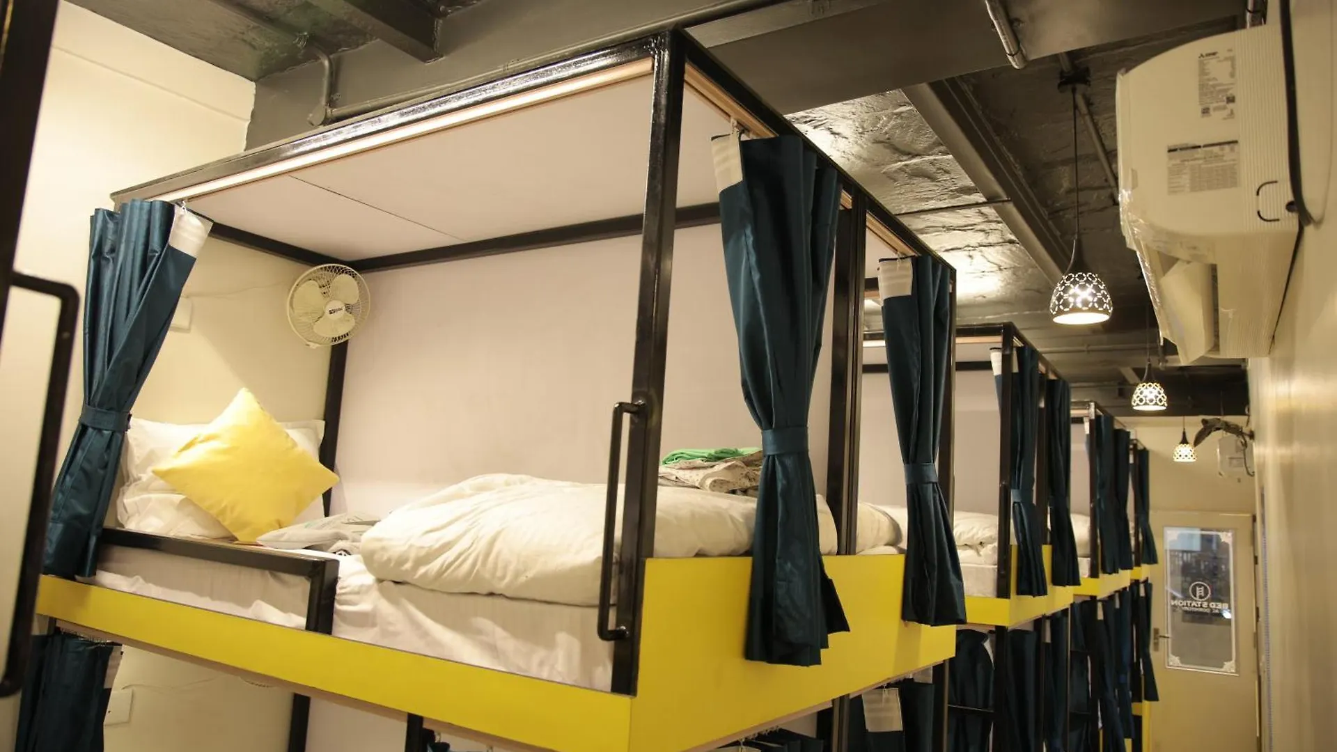 Bed Station Ac Dormitory Varanasi Hostel